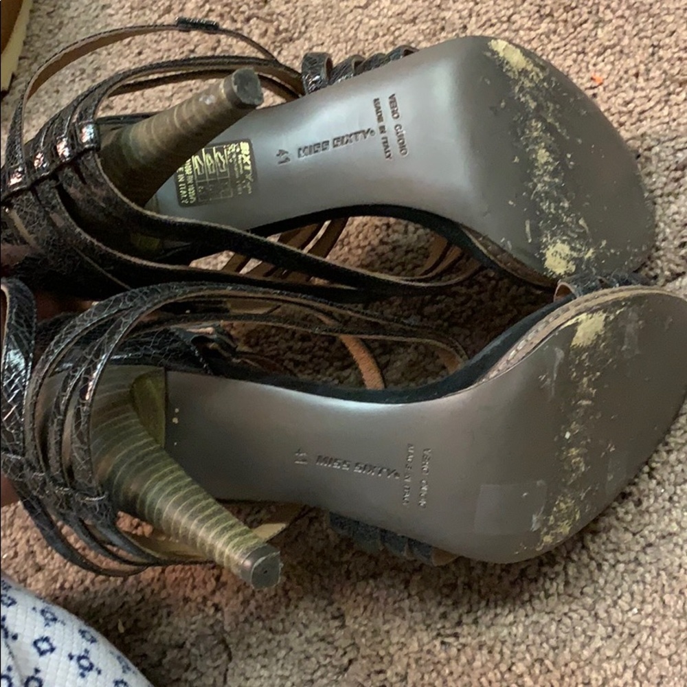 Shoes - Picture 4 of 6
